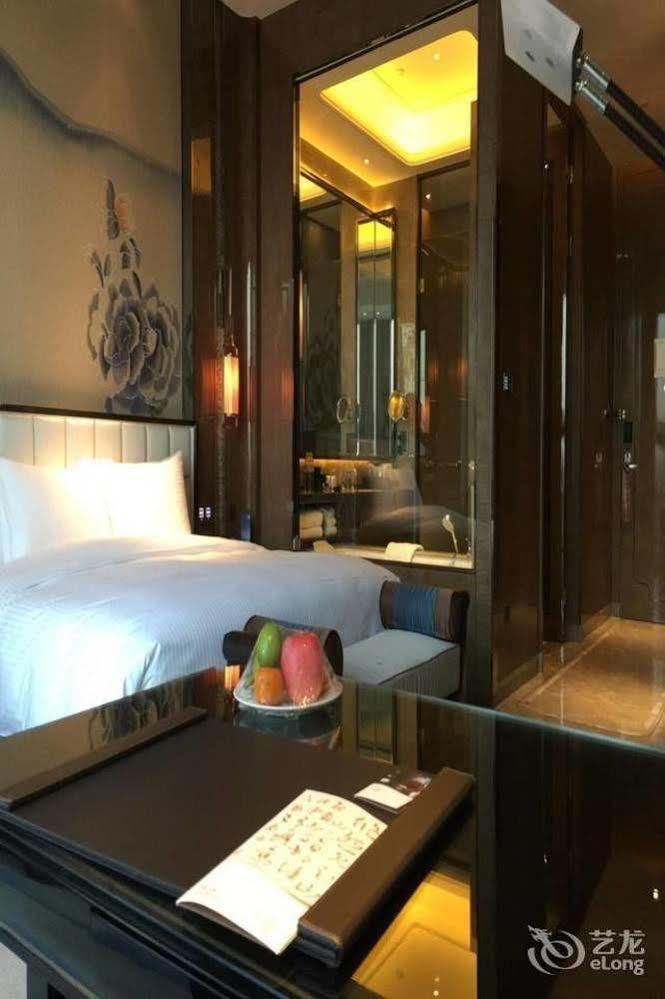 Wanda Vista Kunming Hotel Exterior photo